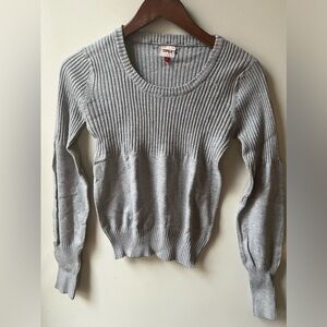 3/$25 Only light gray size small long sleeve